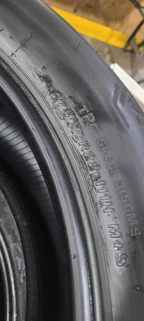 Used 275/50/22 Bridgestone Alenza All Season Set in Tires & Rims in Markham / York Region - Image 3