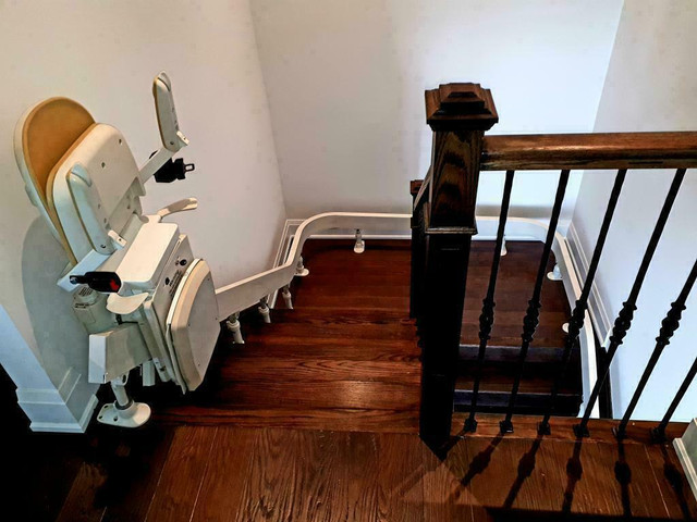 Need a used stair lift?! Installed with warranty. Also chair removals!! Acorn Stannah Bruno Stairlift Chairlift Glide in Health & Special Needs in Markham / York Region