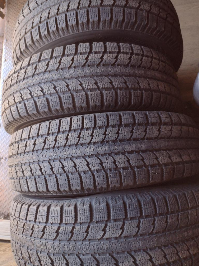 4 pneus d hiver 205/70r16 toyo in Tires & Rims in Lévis - Image 3