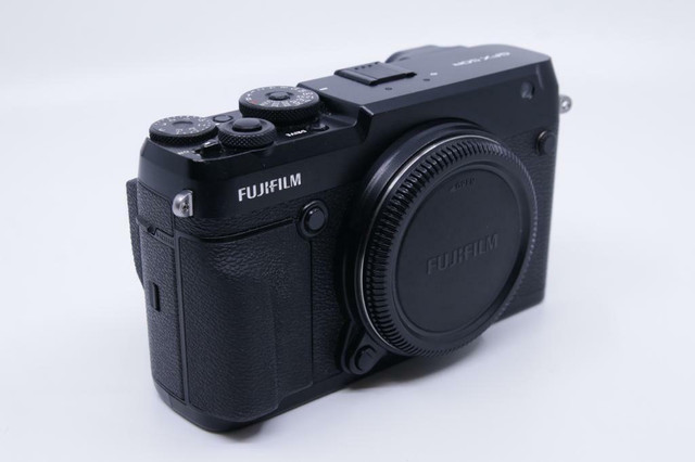 Fujifilm GFX 50R w EF-42 flash  (ID-466)   BJ PHOTO in Cameras & Camcorders - Image 3
