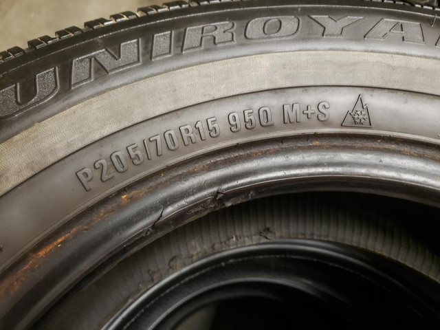 (DH129) 1 Pneu Hiver - 1 Winter Tire 205-70-15 Uniroyal 7-8/32 in Tires & Rims in Greater Montréal - Image 3