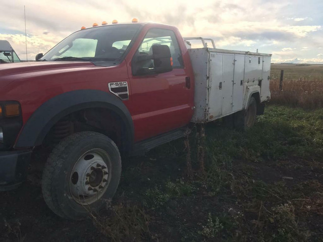 2008 Ford F550 6.4L DRW ManualFor Parting out in Auto Body Parts in Saskatchewan - Image 4