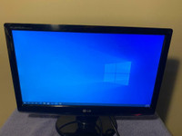 Used LG 20 Wide Screen LCD Monitor with HDMI for Sale, Can deliver