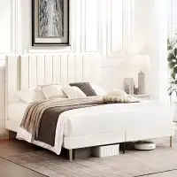 Latitude Run® Structure de lit plateforme avec tête de lit tapissier en velours et support en lattes de bois