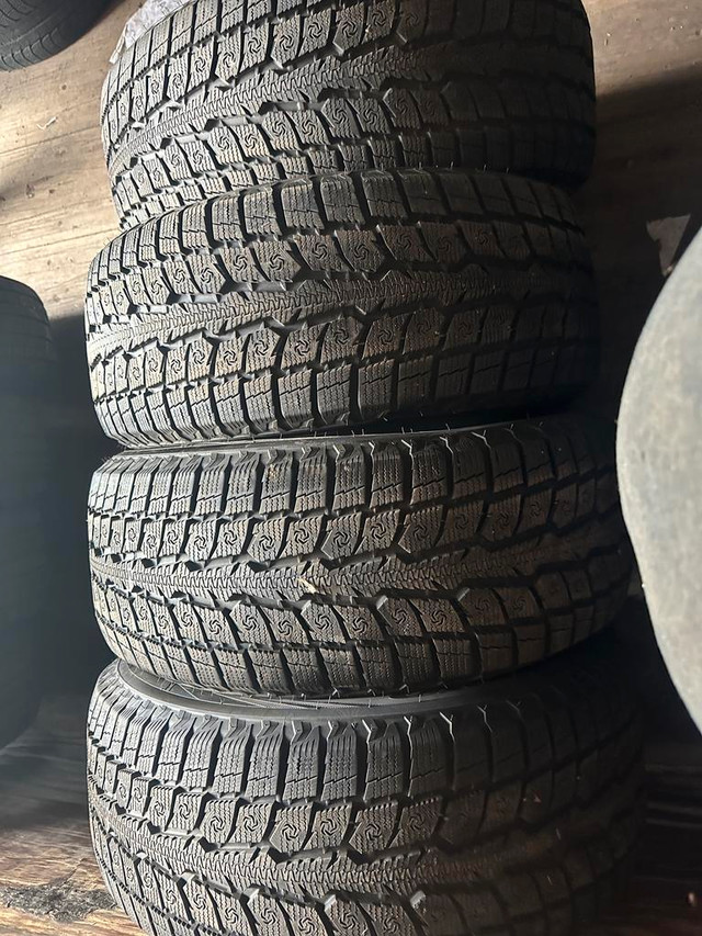 4 pneus d hiver 265/55r19 toyo ( équivalent au 255/60r19) in Tires & Rims in Lévis - Image 3