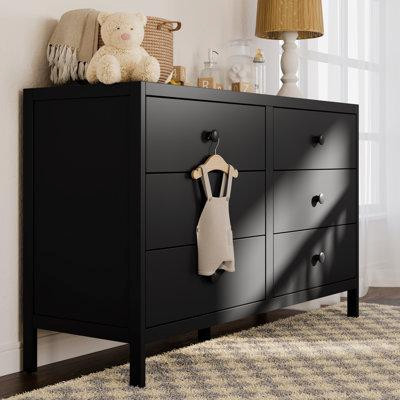 Graco Graco Universal 6 Drawer Double Dresser in Dressers & Wardrobes