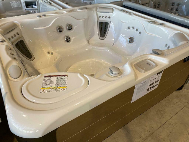 Liquidation Spa Neuf ET Usager 30%-40% Rabais in Hot Tubs & Pools in Sherbrooke - Image 4