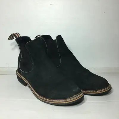 A classic chelsea style ankle boot by De Wulf. Womens size 7.5 US/ EU 36 All around in good conditio...