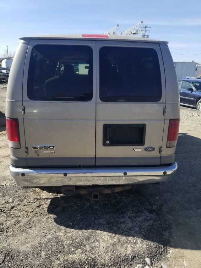 2011 Ford E250 Super Duty 8 Passenger Van 5.4L RWD For Parting Out in Auto Body Parts in Manitoba - Image 4