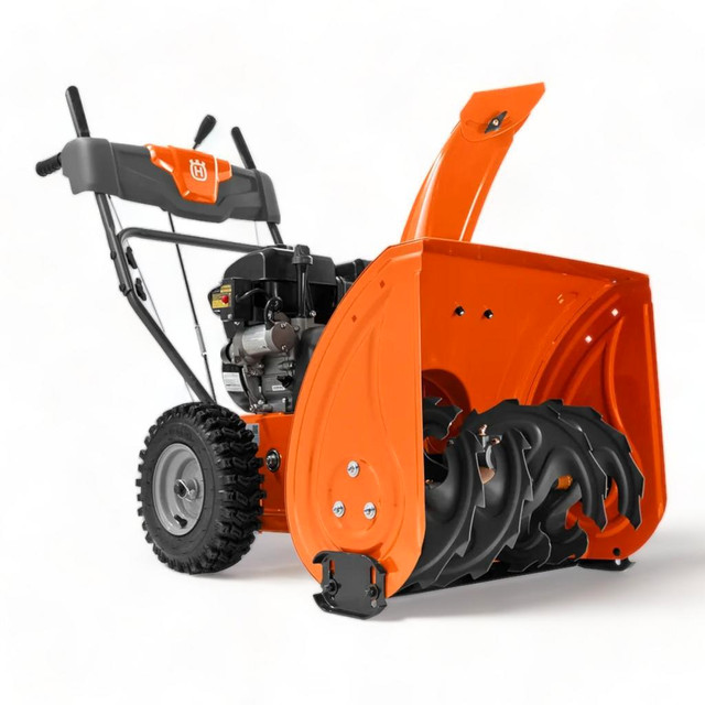 HOC HUSQVARNA ST124 24 INCH RESIDENTIAL SNOW BLOWER + SUBSIDIZED SHIPPING in Power Tools