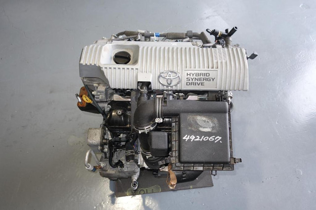 JDM Toyota Prius 1.8L Hybrid Engine Motor ONLY 2ZR 2ZR-FXE 2ZR FXE 2010-2015 in Engine & Engine Parts in West Island - Image 3