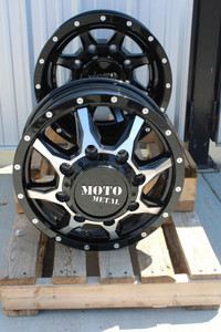 17x6.5 Moto Metal MO995 Dually Wheels