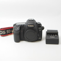 Canon 5D Mark II Camera Body w Battery Grip BG-E6  (ID- C- 847)