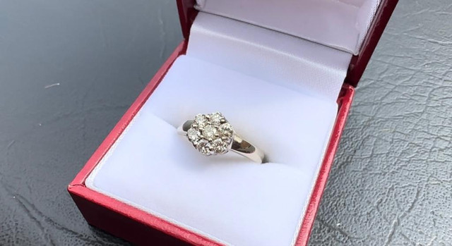 #U49 #U49 - .65 Carat, 14K White Gold, Custom Made Diamond Cluster Ring, Size 6 1/4 in Jewellery & Watches - Image 4