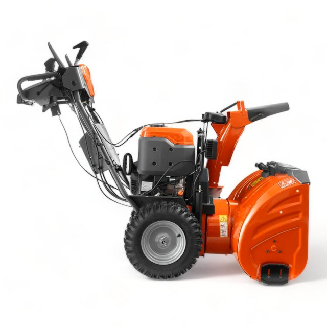 HOC HUSQVARNA ST424 24 INCH RESIDENTIAL SNOW BLOWER + FREE SHIPPING in Power Tools - Image 4