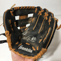 Franklin Youth Baseball Glove - Size 9.5 - Pre-owned - D1HWL3