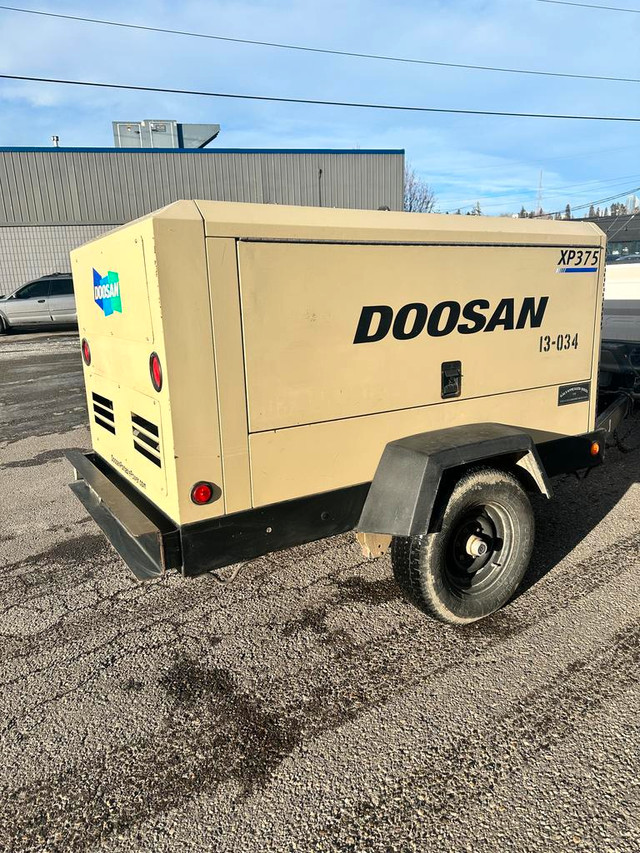 2013 Doosan 375CFM Towable Diesel Air Compressor in Other Business & Industrial - Image 2