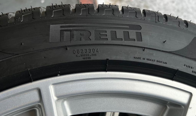 275/40R22 Original Audi RSQ8 SQ8 Q8 Pirelli Winter in Tires & Rims in Toronto (GTA) - Image 4