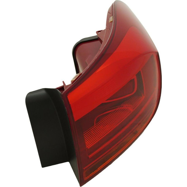 All Makes and Models Tail Light  / CANADA     TEL:     (800) 974-0304 in Auto Body Parts - Image 2