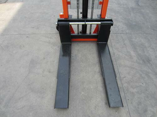 Brand new Pallet stacker, hand stacker lift truck 1000Kg 2200lbs in Other Business & Industrial in City of Toronto - Image 2
