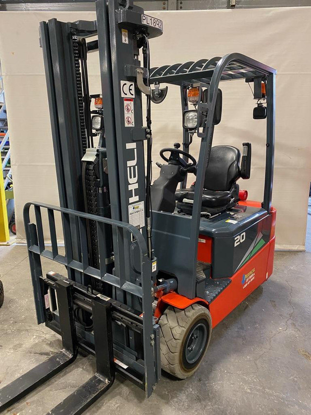 HELI FORK LIFT in Other Business & Industrial in Brantford