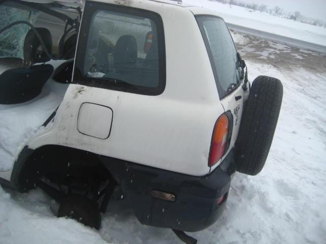 1999 Toyota Rav4 Automatic pour piece # for parts # part out in Auto Body Parts in Québec