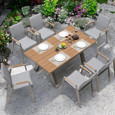SHINYOK Tables et chaises d'extérieur Ensemble de table de salle à manger pour l'extérieur in Dining Tables & Sets in Québec