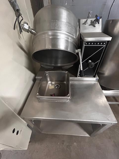 Garland 6 Gallon Electric Kettle *** 90 day warranty thru Canada Food Equipment in Industrial Kitchen Supplies in Ontario - Image 2