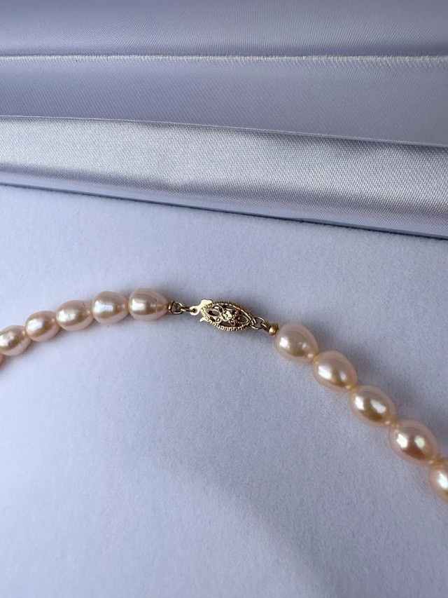 #418 - 14k Yellow Gold, Chinese Freshwater Pearl Necklace, 16” Length in Jewellery & Watches - Image 4