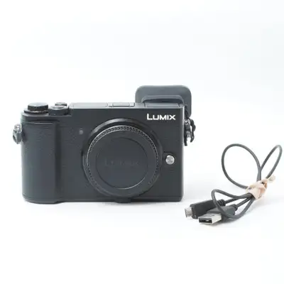 Panasonic LUMIX DC-GX9 Compact Mirrorless Camera in very good condition. Comes with the battery and...