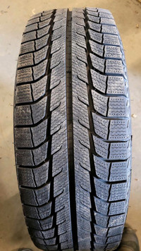 4 pneus dhiver neufs P245/70R17 110T Michelin Latitude X-ice Xi2