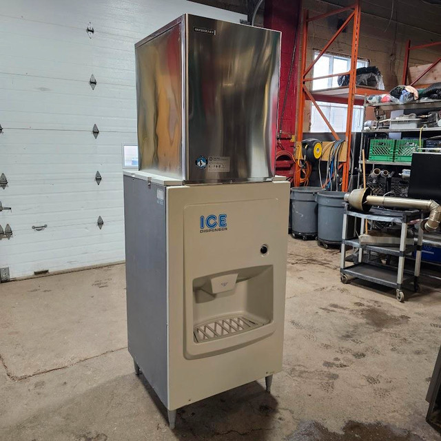 Hoshizaki Ice Machine with Dispenser in Industrial Kitchen Supplies in Calgary - Image 2