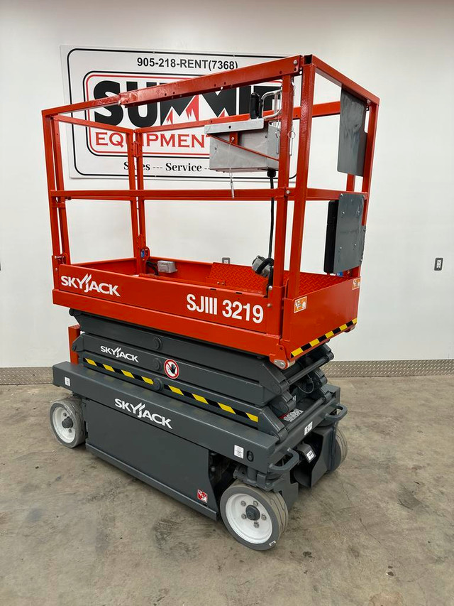 Skyjack 19 foot Scissor Lifts-Aerial Lift-Safety Certified in Heavy Equipment Parts & Accessories in Hamilton - Image 4