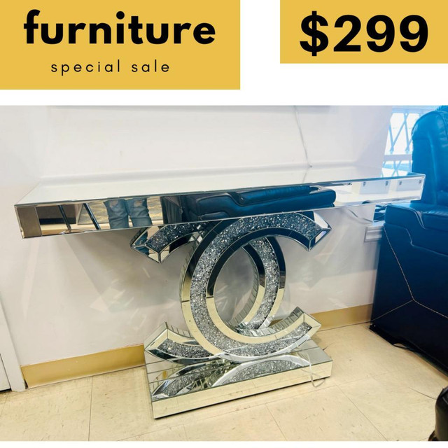 Lowest Price on Brand New Mirrored Console Table! in Home Décor & Accents in Windsor Region