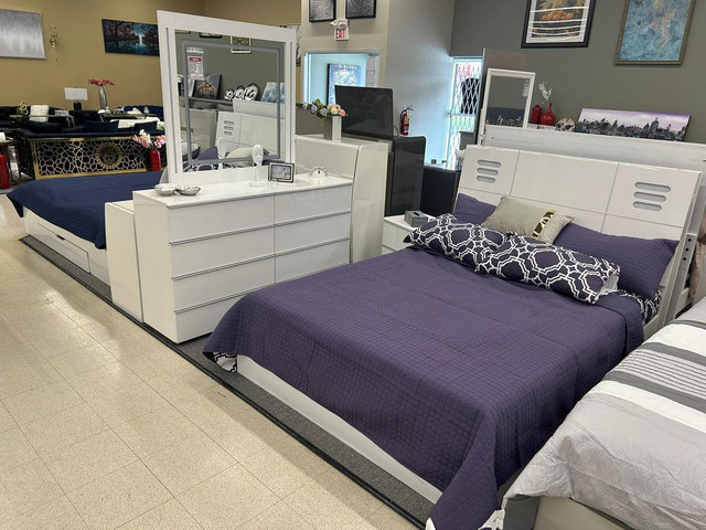 Mirrored Bedroom Set on Sale !! in Beds & Mattresses in Windsor Region - Image 3
