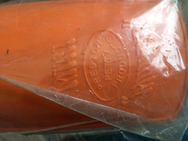 NOS Early Preston Petty 4” Round Top Front Fender in Motorcycle Parts & Accessories in Alberta - Image 2