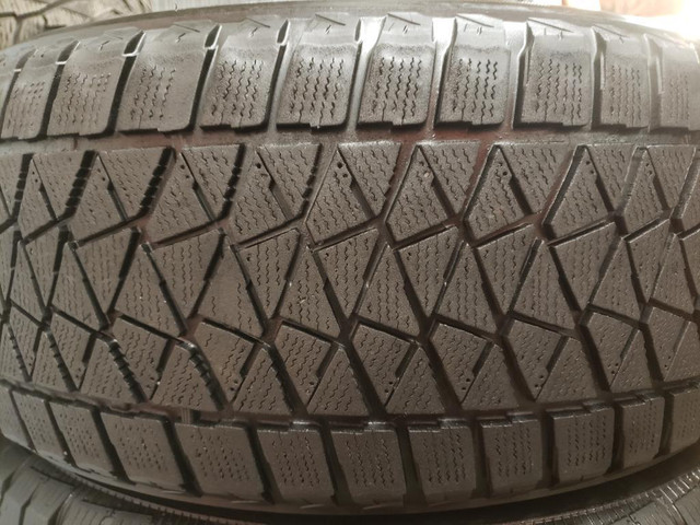 (ZH519) 1 Pneu Hiver - 1 Winter Tire 235-55-17 Bridgestone 6-7/32 in Tires & Rims in Greater Montréal