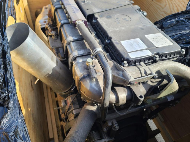 New DD15 Detroit Diesel Engine Surplus Engine In the Box in Engine & Engine Parts - Image 3