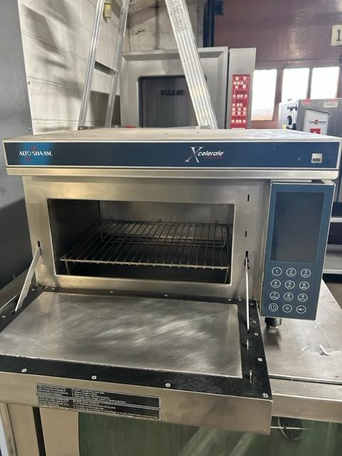 Alto shaam express oven     *90 Day warranty in Industrial Kitchen Supplies - Image 2
