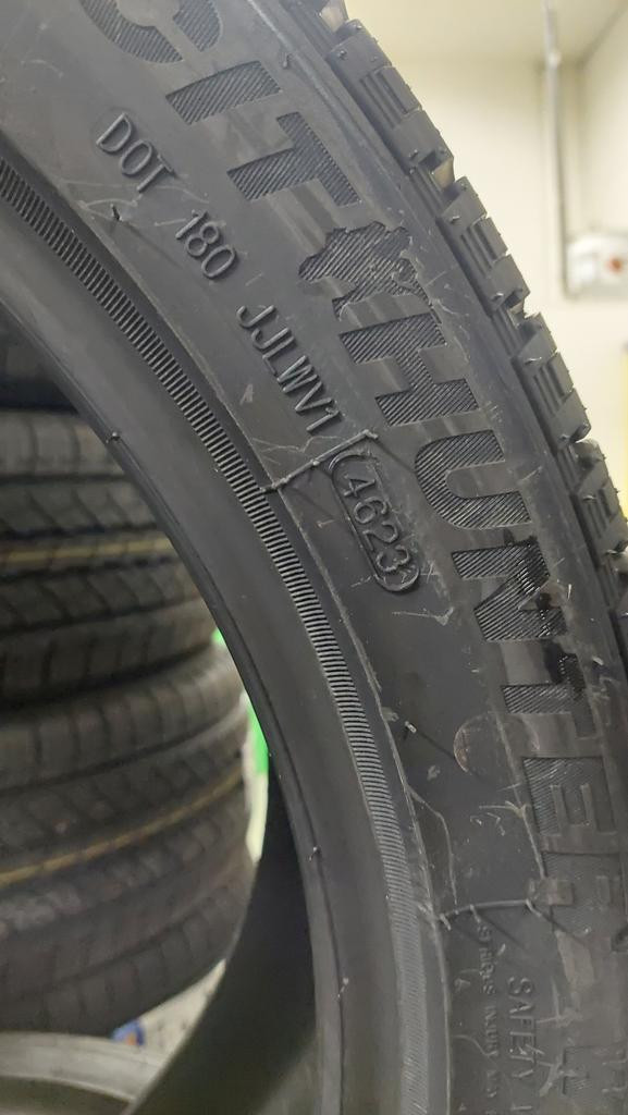 245/45R20 ALL-SEASON TIRES FOR SALE! @MillTire Kelowna 2454520 245/45/20 in Tires & Rims in Kelowna - Image 4