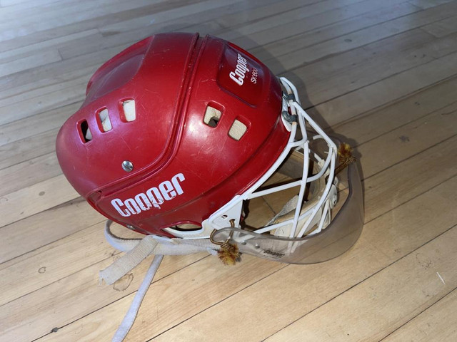 plusieurs casque de gardien de but  JUNIOR casque pour dek hockey de 35$ et casque COOPER STYLE TRETIAK à 90$ in Hockey in Laval / North Shore - Image 2