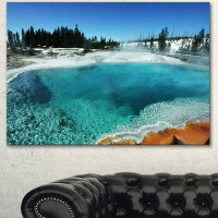 Made in Canada - Design Art Fantastic Blue Yellowstone Lake - Wrapped Canvas Photograph Print