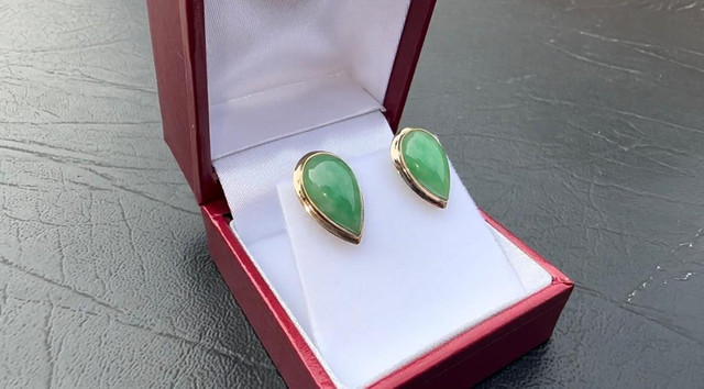 #378 - 14KT Yellow Gold, Green Apple Jade Pushback Earrings in Jewellery & Watches - Image 2