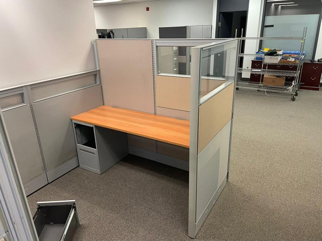 Global Boulevard Station/cubicle in Fair Condition up for sale! in Desks in Toronto (GTA)