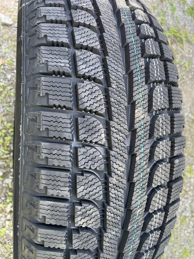 4 pneus dhiver neufs P235/65R17 108S Maxtrek Trek M7 in Tires & Rims in Québec City - Image 3