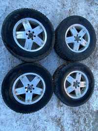 265/65R17 set of 4 Rims &amp; Studded winter Tires that came off a 2007 Nissan Frontie