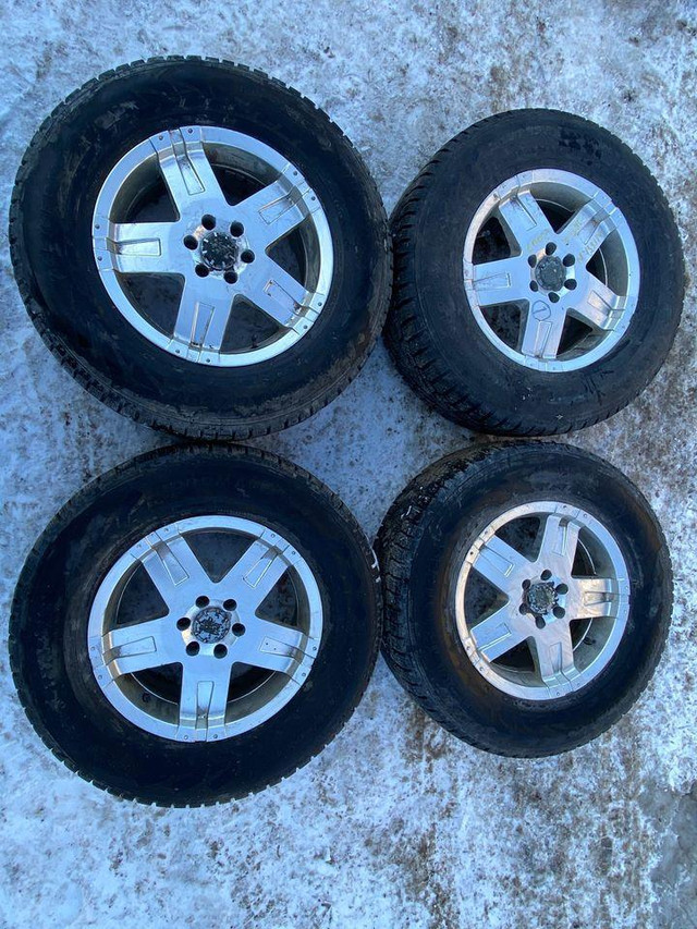 265/65R17 set of 4 Rims &amp; Studded winter Tires that came off a 2007 Nissan Frontie in Tires & Rims
