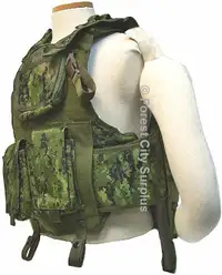 Looks great and holds many magazines! Special Forces Airsoft / Paintball Vests