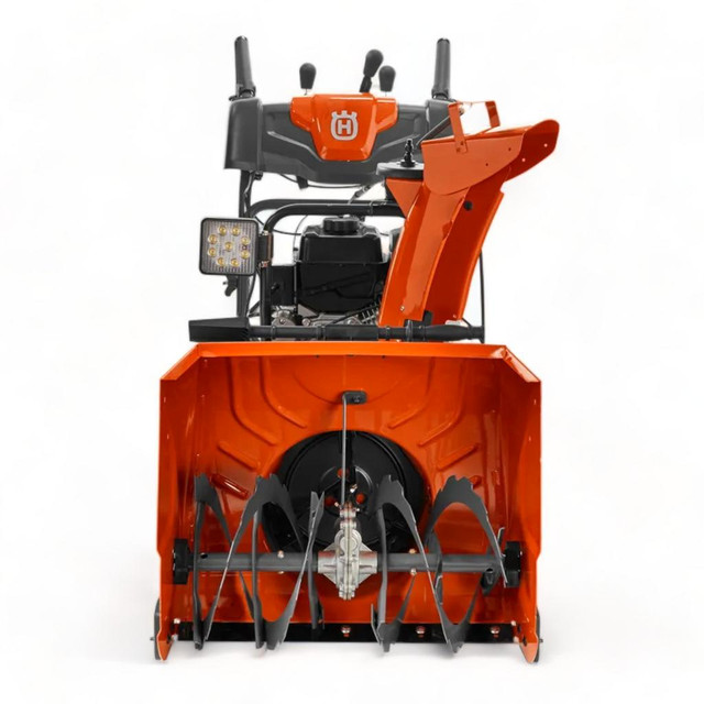 HOC HUSQVARNA ST227 27 INCH RESIDENTIAL SNOW BLOWER + SUBSIDIZED SHIPPING in Power Tools - Image 4