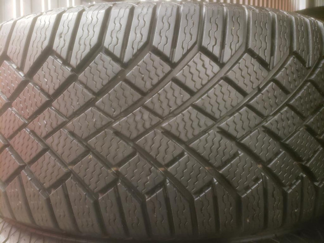 (ZH623) 4 Pneus Hiver - 4 Winter Tires 235-55-18 Continental 8-9/32 - PRESQUE NEUF / ALMOST NEW in Tires & Rims in Greater Montréal - Image 2